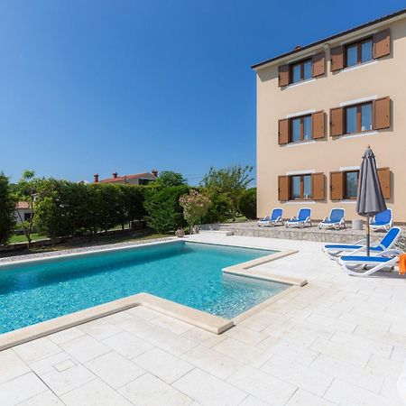 Apartments "Alen" Nedeščina エクステリア 写真