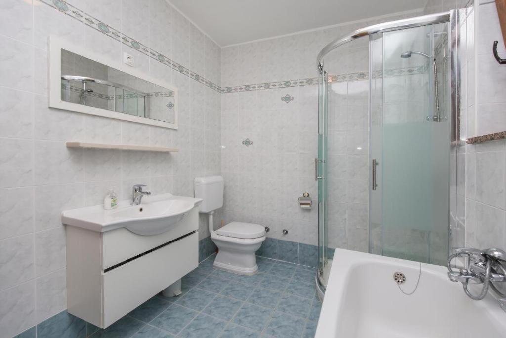 Apartments "Alen" Nedeščina エクステリア 写真