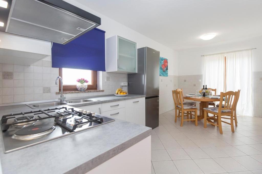 Apartments "Alen" Nedeščina エクステリア 写真