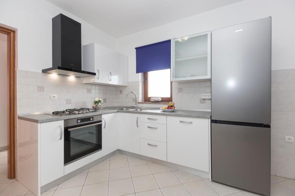 Apartments "Alen" Nedeščina エクステリア 写真