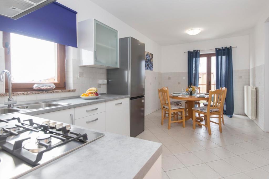 Apartments "Alen" Nedeščina エクステリア 写真